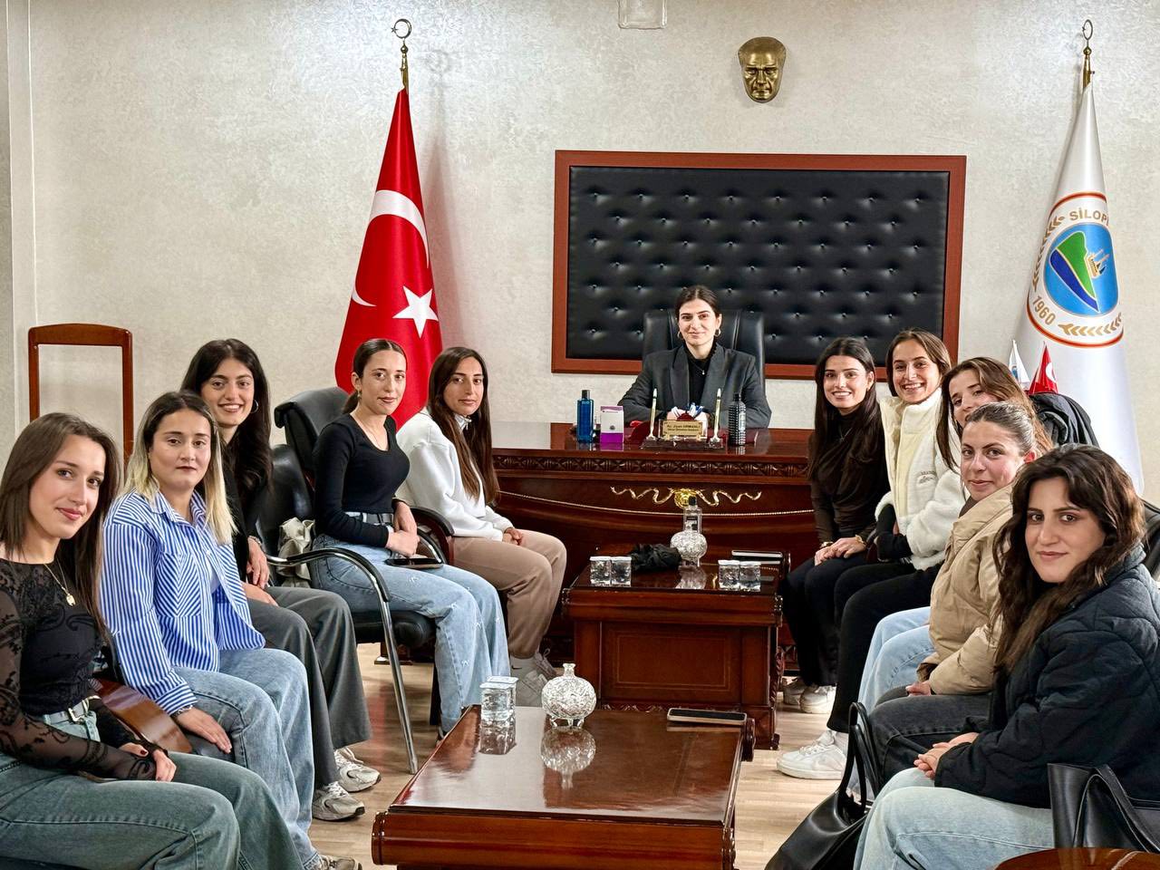 Silopi Belediye Kadın Futbol Takımından Başkanımıza Ziyaret